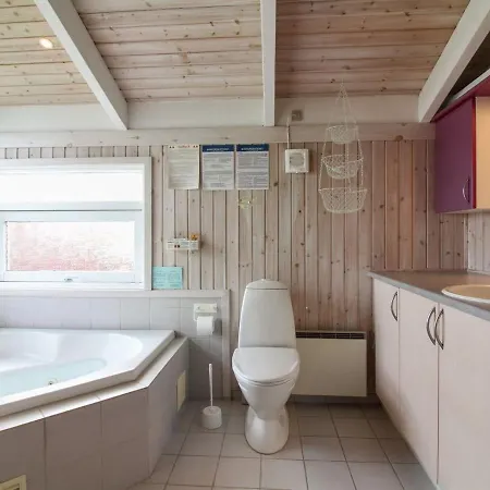 Tjomme - 700m From The Sea In Nw Jutland By Interhome Йёрринг